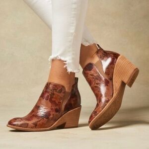 🆕 Sofft Ankle Boots Leather Sacora Blush Bootie Natural Tan Feminine Floral 9